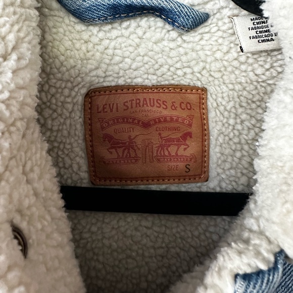 Levi’s jacket - Picture 2 of 2